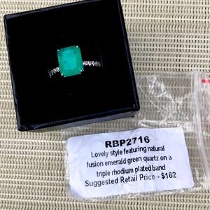 Ring Bomb Party- Emerald ring